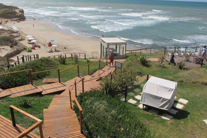 Mar del Plata: el municipio licita La Escondida, la primera playa nudista del país