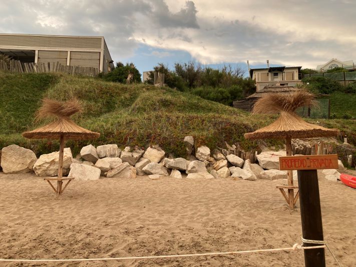Mar del Plata: polémica por el descubrimiento de casas con “playa privada”