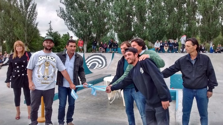Otamendi: Se inauguró la pista de Skate Park