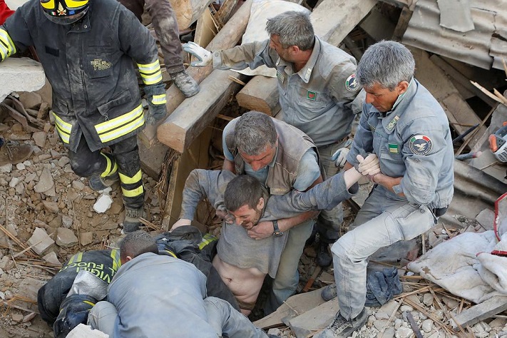 Fuerte terremoto golpeó el centro de Italia: al menos 38 muertos