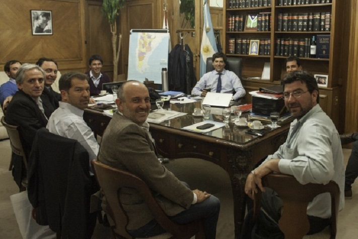 Intendentes massistas y un “cara a cara” con funcionarios de Macri