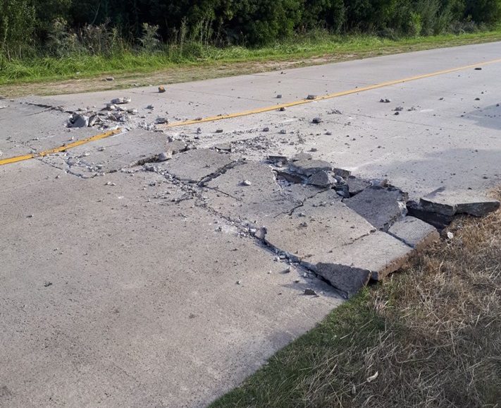 Se levantó el asfalto en varios tramos del camino “Viejo” a Mar del Plata