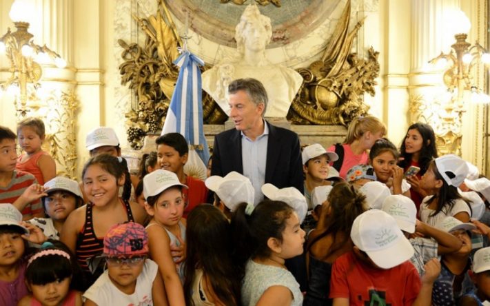 Macri recorta 900 millones destinados a la niñez