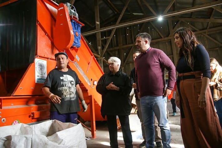 Vilar con Ianantuony en General Alvarado: entrega de maquinaria para la gestión de residuos